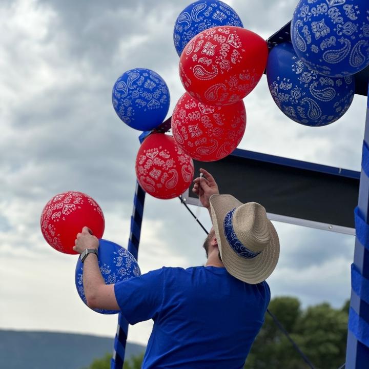 Patrick decorates the prize winning float