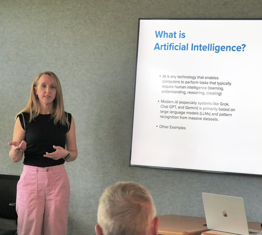 Chelsey explaining artificial intelligence